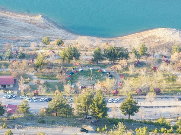Quels sont les meilleurs spots pour une randonnée en bord de mer en Algarve, Portugal?
